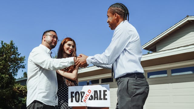 The Benefits of Living in Kendall's Gated Communities 3 The Benefits of Living in Kendalls Gated Communities 3